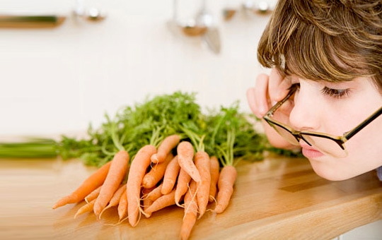 saúde visual, visão, alimentação, oftalmologista, curiosidade, cenoura